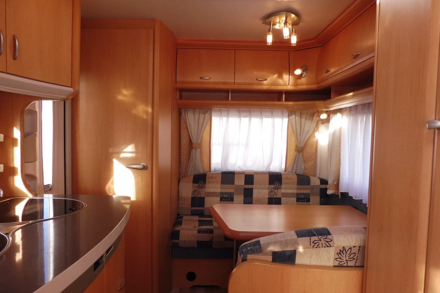 Hobby Mein de Luxe 400 SF 12